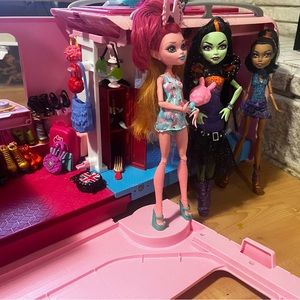 Monster high dolls